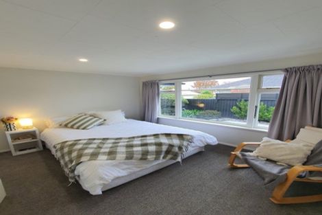 Photo of property in 1/15 Dunedin Street, Redwood, Christchurch, 8051