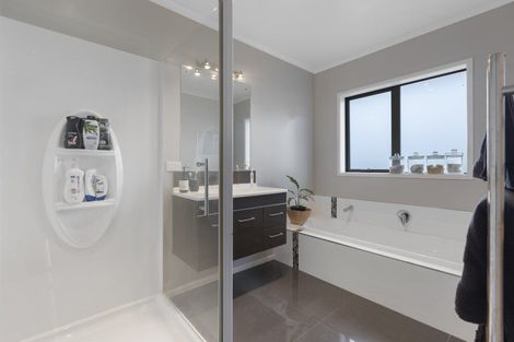 Photo of property in 233 King Road, Inglewood, 4386