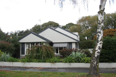Photo of property in 33 Parkstone Avenue, Ilam, Christchurch, 8041