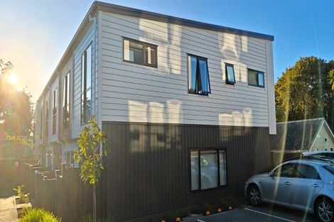 Photo of property in 5/58 Te Atatu Road, Te Atatu South, Auckland, 0610