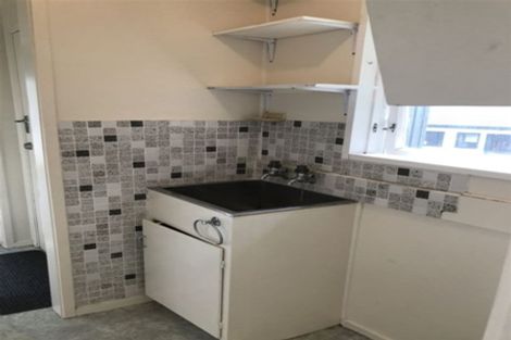 Photo of property in 46 Advene Road, Cockle Bay, Auckland, 2014