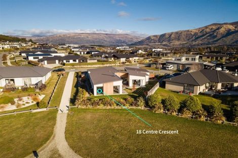 Photo of property in 18 Centre Crescent, Wanaka, 9305