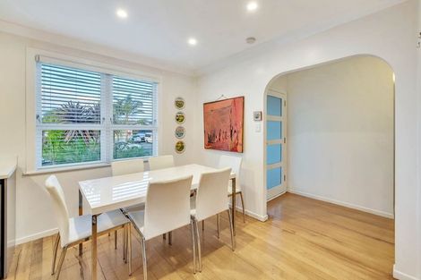 Photo of property in 12 Chilcott Road, Henderson, Auckland, 0612