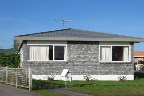 Photo of property in 34b Lakeside Drive, Orewa, 0931