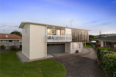 Photo of property in 220 Centreway Road, Orewa, 0931