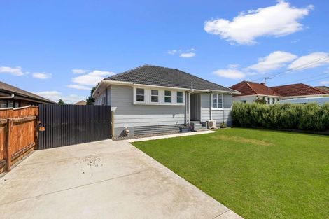 Photo of property in 51 Winchester Street, Levin, 5510