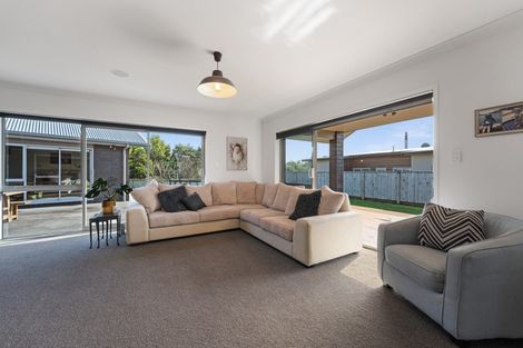 Photo of property in 7 Settlers Close, Whalers Gate, New Plymouth, 4310
