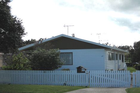 Photo of property in 17 Titoki Street, Castlecliff, Whanganui, 4501