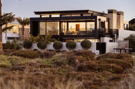 Photo of property in 87 Marine Parade, Mount Maunganui, 3116