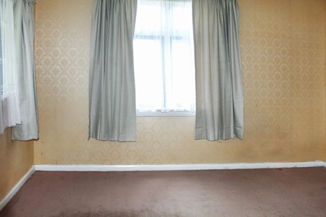 Photo of property in 30 Kingswood Street, Takaro, Palmerston North, 4412