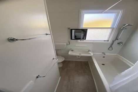 Photo of property in 16 Glendavar Street, Berhampore, Wellington, 6023