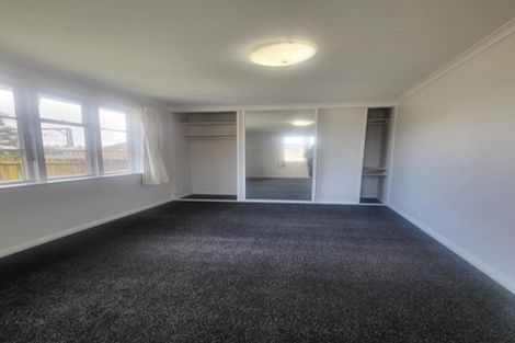 Photo of property in 70 Cambridge Terrace, Papatoetoe, Auckland, 2025