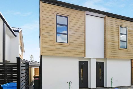 Photo of property in 9/489 Riverside Drive, Fairfield, Lower Hutt, 5011