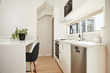 Photo of property in 82 Mckenzie Road, Mangere Bridge, Auckland, 2022