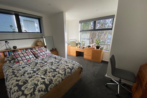 Photo of property in 35 Melbourne Road, Island Bay, Wellington, 6023