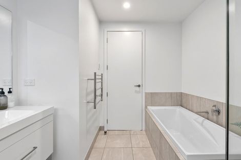 Photo of property in 20 Mount Nicholas Avenue, Wanaka, 9305