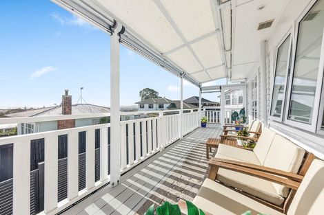 Photo of property in 4233 Great North Road, Glendene, Auckland, 0602