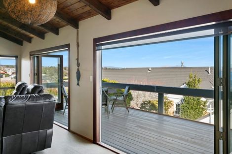 Photo of property in 12 Harvey Street, Waipahihi, Taupo, 3330