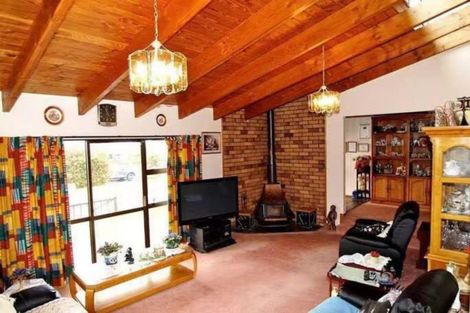 Photo of property in 10 Westpark Drive, West Harbour, Auckland, 0618