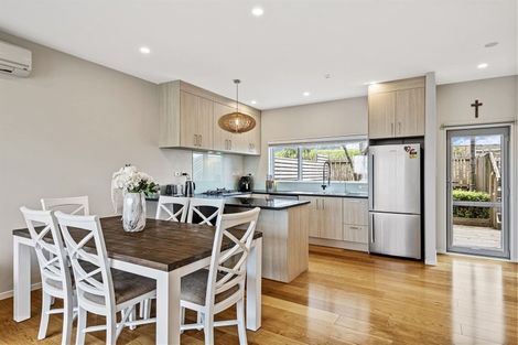 Photo of property in 8/147 Albany Highway, Unsworth Heights, Auckland, 0632