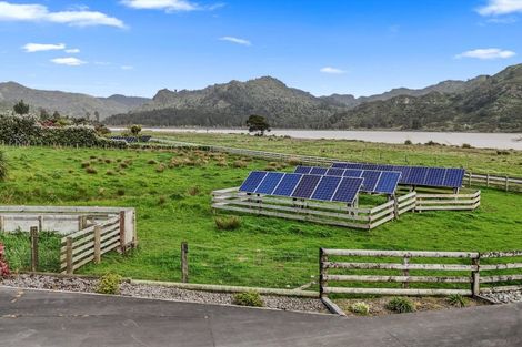 Photo of property in 139 Te Mahoe Road, Mokau, 4376