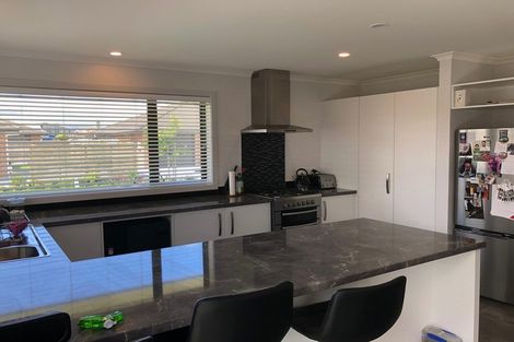 Photo of property in 6 Arena Court, Palmerston North, 4410