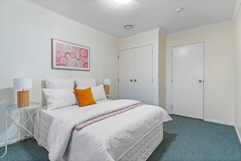 Photo of property in 12 Bokeen Lane, Flat Bush, Auckland, 2019