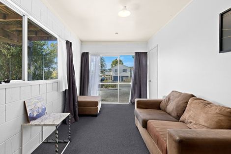 Photo of property in 9 Kauri Crescent, Snells Beach, 0920