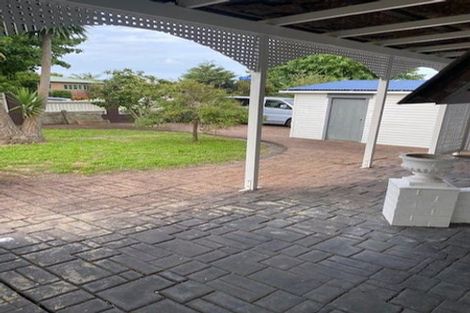 Photo of property in 1072 Great North Road, Point Chevalier, Auckland, 1022