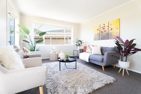 Photo of property in 5 Kenmore Street, Newlands, Wellington, 6037