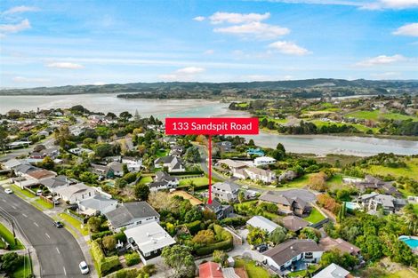 Photo of property in 133 Sandspit Road, Shelly Park, Auckland, 2014