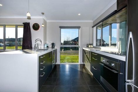 Photo of property in 6 Dundee Close, Darfield, 7510