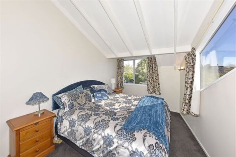 Photo of property in 7 Hannah Place, Redwood, Christchurch, 8051