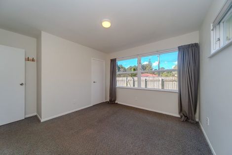 Photo of property in 35 Oswald Crescent, Paparangi, Wellington, 6037