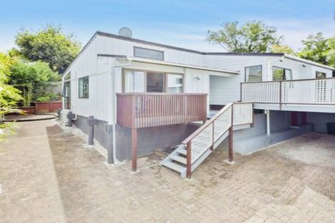 Photo of property in 30 Mannering Place, Hillcrest, Auckland, 0627