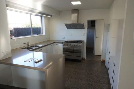 Photo of property in 20 Broadfell Avenue, Avonhead, Christchurch, 8042