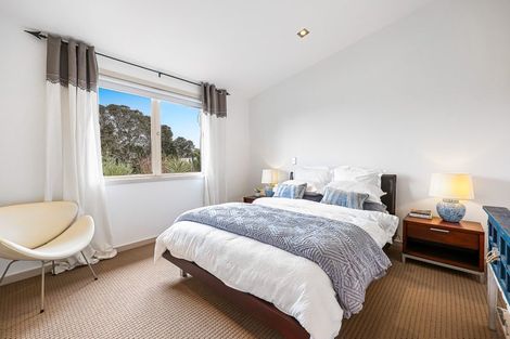 Photo of property in 2/2 Clifton Road, Hauraki, Auckland, 0622