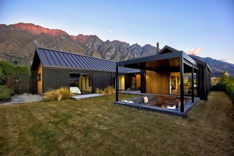 Photo of property in 2 Wanderer Lane, Jacks Point, Queenstown, 9371