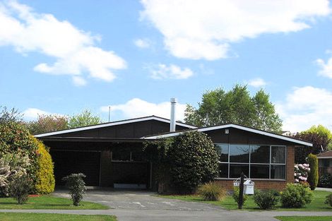 Photo of property in 45 Ambleside Drive, Burnside, Christchurch, 8053