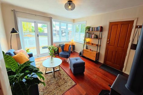 Photo of property in 12 Rodney Grove, Paraparaumu, 5032