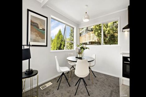 Photo of property in 2/7 Malters Place, Browns Bay, Auckland, 0630