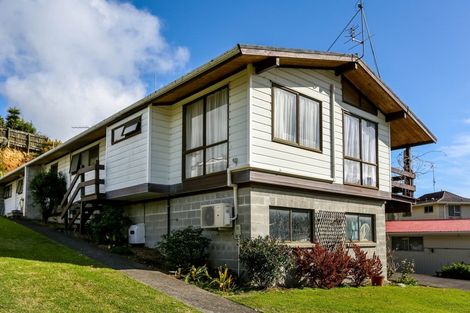 Photo of property in 14 Ambury Place, Merrilands, New Plymouth, 4312