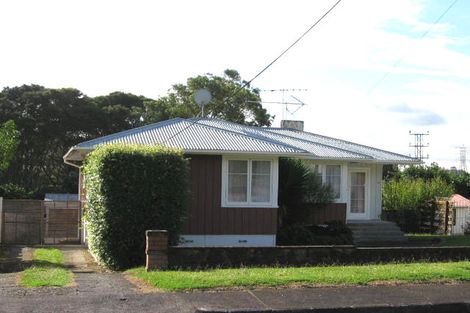 Photo of property in 60 Glen Marine Parade, Glendene, Auckland, 0602