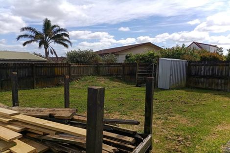 Photo of property in 22 Greenstone Place, Clover Park, Auckland, 2019