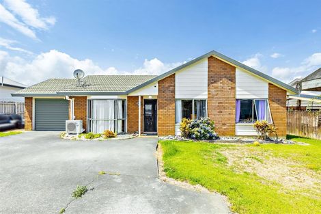 Photo of property in 4 Bernina Place, Weymouth, Auckland, 2103