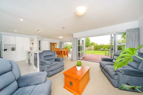 Photo of property in 19 Karina Terrace, Roslyn, Palmerston North, 4414