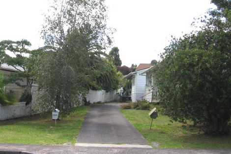 Photo of property in 1/41 Simon Ellice Drive, Bayview, Auckland, 0629