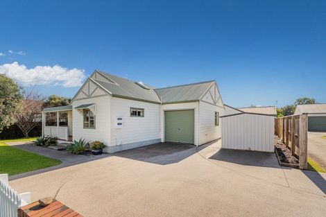 Photo of property in 11 Cholmondeley Crescent, Whitianga, 3510