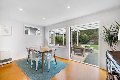 Photo of property in 39 Tuatoru Street, Eastbourne, Lower Hutt, 5013