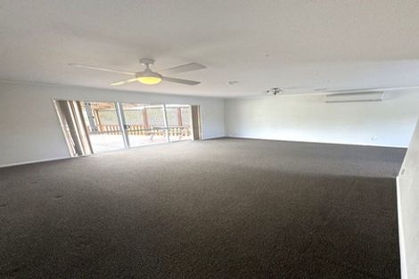 Photo of property in 92 Borich Road, Sunnyvale, Auckland, 0612